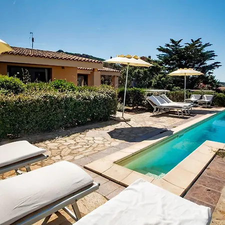 Li Chessi Blu Familiare Con Piscina