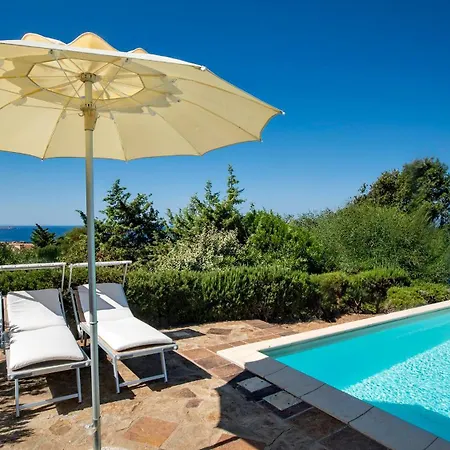 Vakantiehuis Li Chessi Blu Familiare Con Piscina *