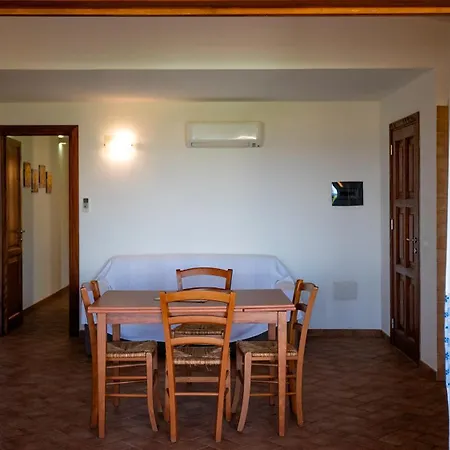 Li Chessi Blu Familiare Con Piscina Casa de Férias *