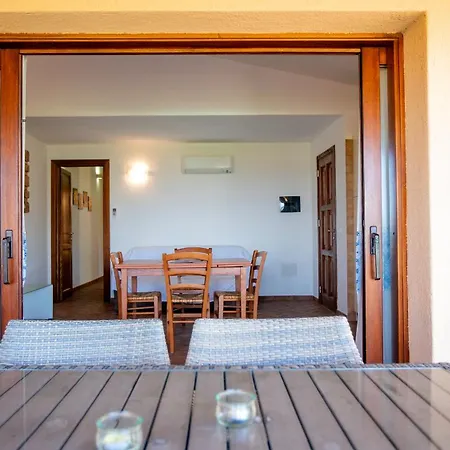 Li Chessi Blu Familiare Con Piscina Feriehus