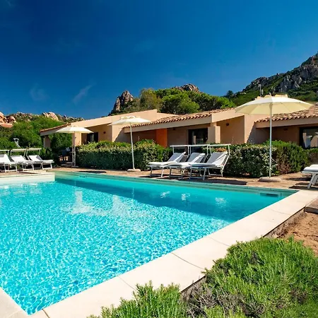 Li Chessi Blu Familiare Con Piscina
