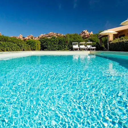 Feriehus Li Chessi Blu Familiare Con Piscina