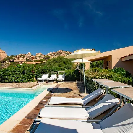 펜션 Li Chessi Blu Familiare Con Piscina